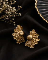 Double daisy floral stud earrings Thumbnail 1